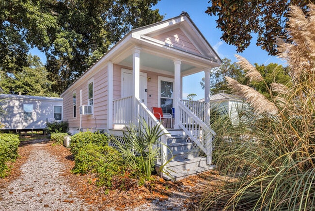 Primary Photo - 171 Paradise Ave