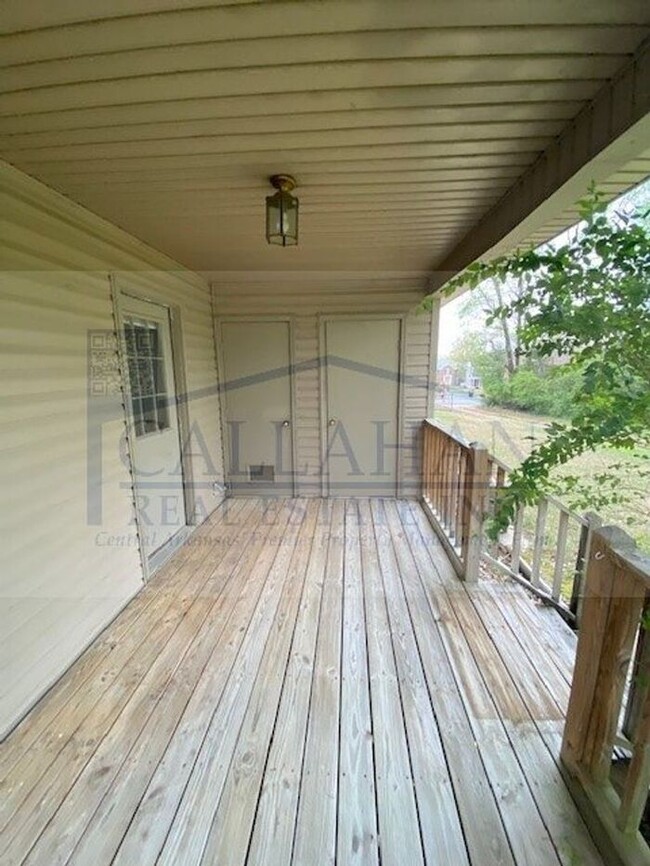 Building Photo - Sherwood 2 Bedroom Townhome
