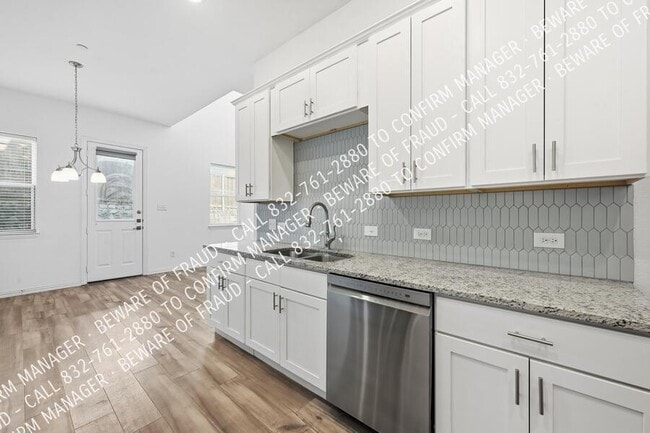 Building Photo - 4355 Hebron St