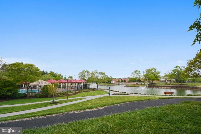 Building Photo - 705 Pine Drift Dr