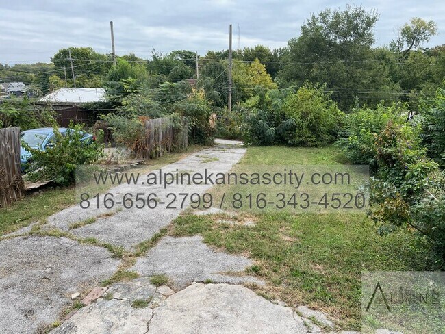 Building Photo - Huge Bonus Room, Vouchers Accepted