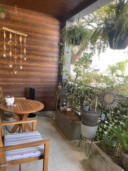 Patio - 4361 S Congress Ave