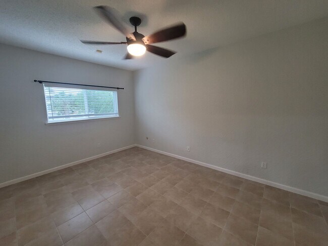 Building Photo - 7079 N Holiday