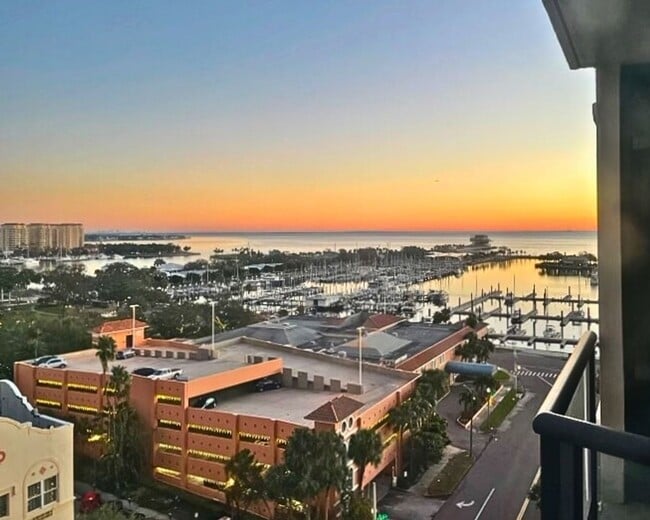 Building Photo - Luxury Living with Breathtaking City Views – Stunning Furnished 3BR/3BA in Bayfront Tower