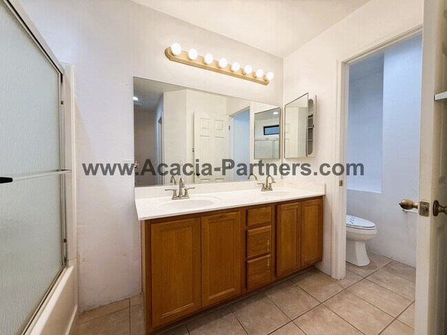 Building Photo - Three bedroom home in Barrio Central