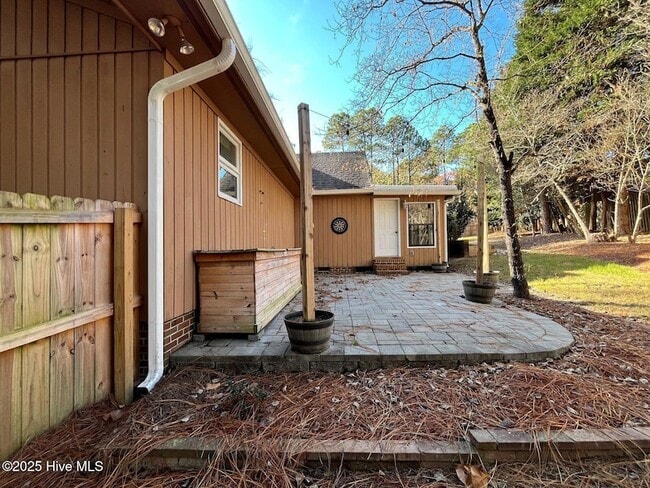 Building Photo - 7 Ash Ct