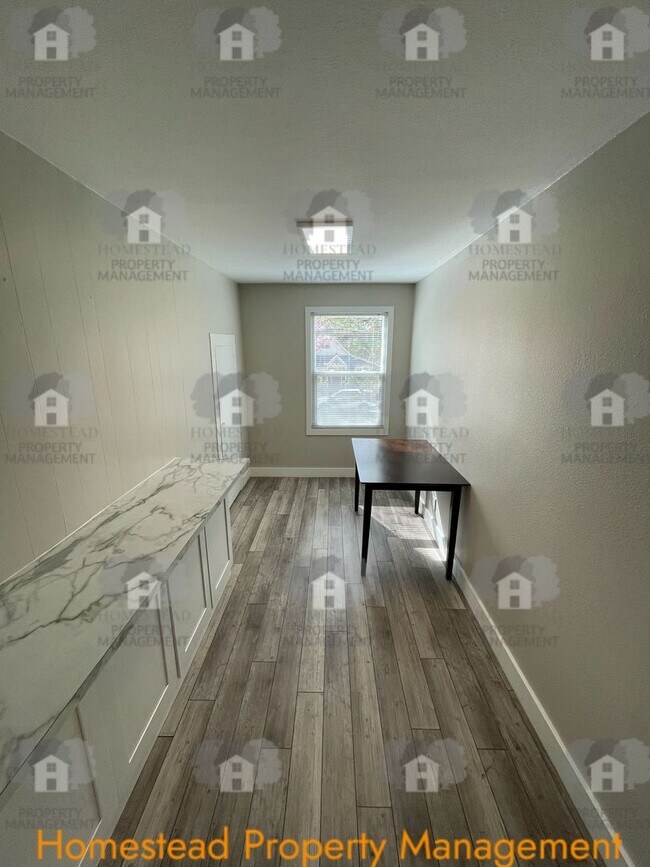 Building Photo - 451