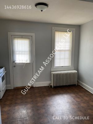 Building Photo - 917 N Streeper St
