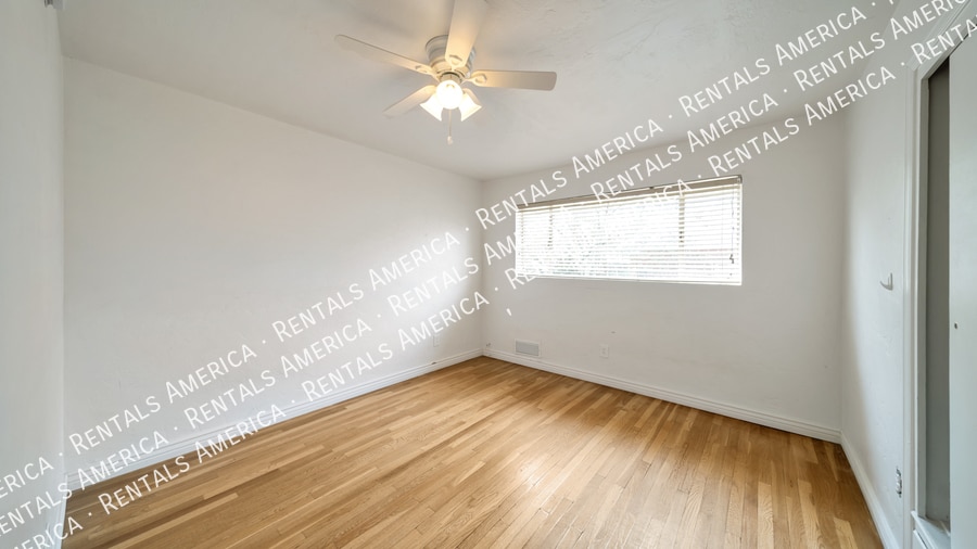 Building Photo - 2212 E La Mirada St