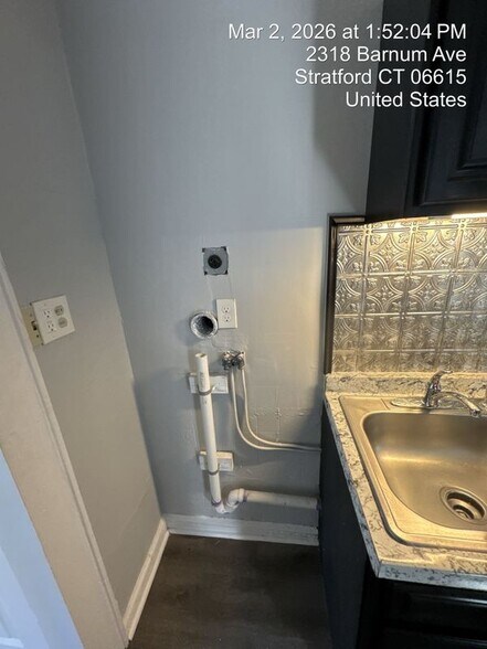 Building Photo - 2310 Barnum Ave