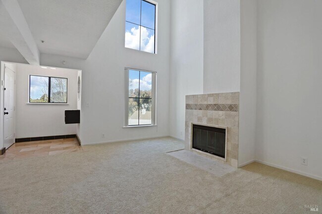 Building Photo - 219 Sea Crest Cir