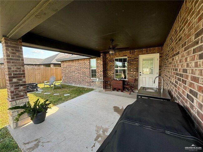 Building Photo - 10804 N Sugar Bear Dr