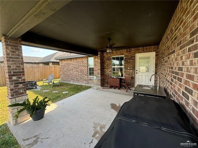 Building Photo - 20 N Sugar Bear Dr