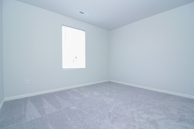 Building Photo - 132 Elegance Wy