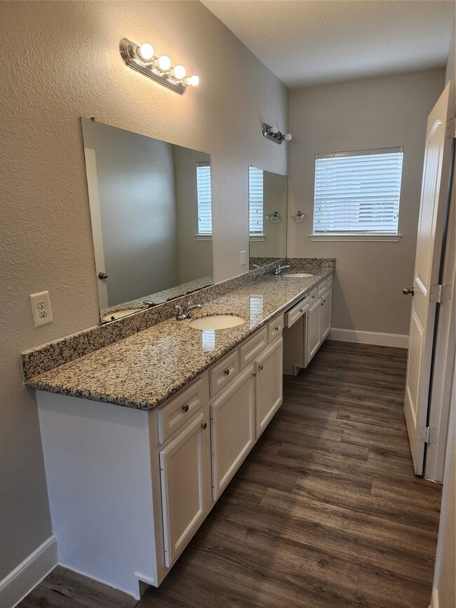 Building Photo - 11418 Carla St