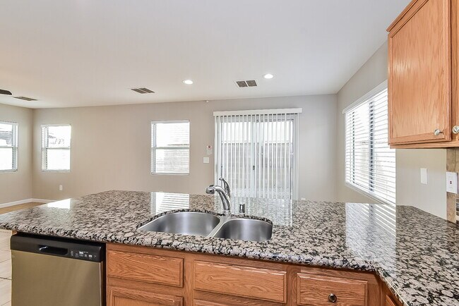 Building Photo - 10348 Faustine Ave
