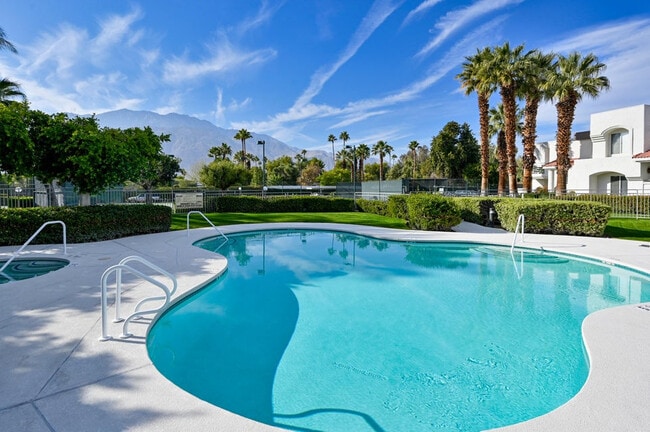 Building Photo - 401 El Cielo Rd