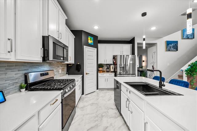 Building Photo - 1908 Twisted Tree Ln