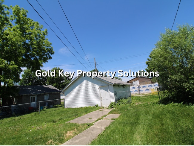 Building Photo - COMING SOON!! Spacious 3 BR 1 BA with Covered Porch and Garage (SECTION 8 APPROVED)