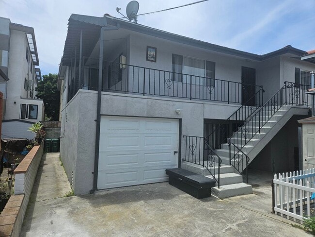 Building Photo - 2 Bedroom - 1 Bathroom unit in Point Loma
