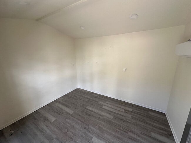 Building Photo - Spacious Home For Rent
