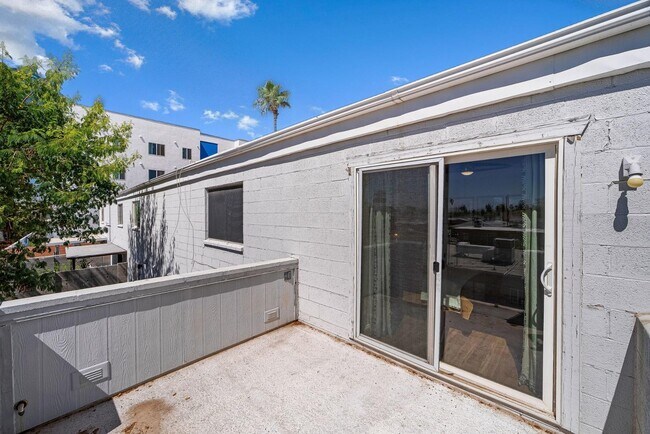 Building Photo - 385 W Pierson St