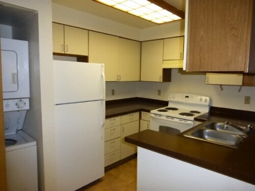 Building Photo - Pinehurst West - 1 bedroom