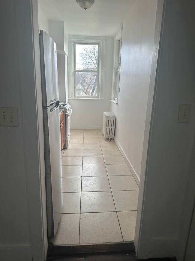 Building Photo - 14 Fairview Pl