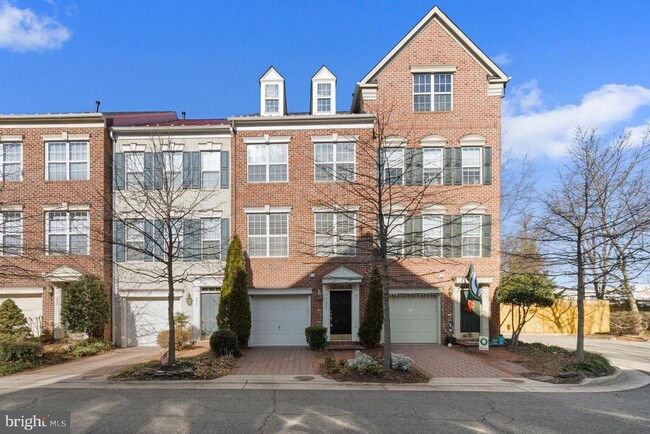 Primary Photo - 351 Livermore Ln