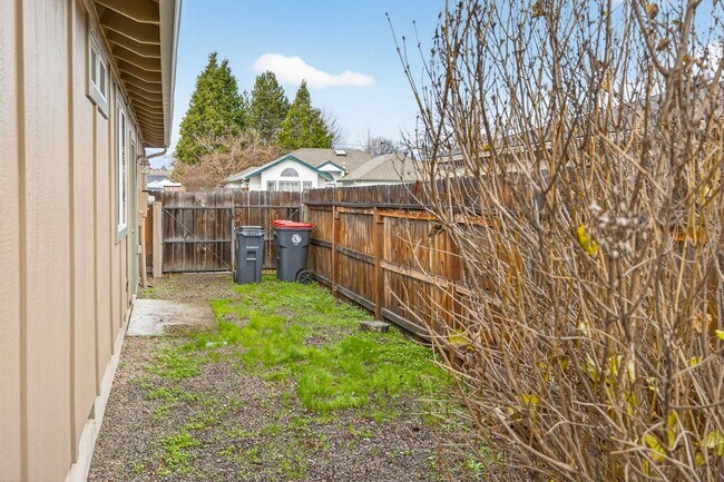 Building Photo - 1517 Westfield Way