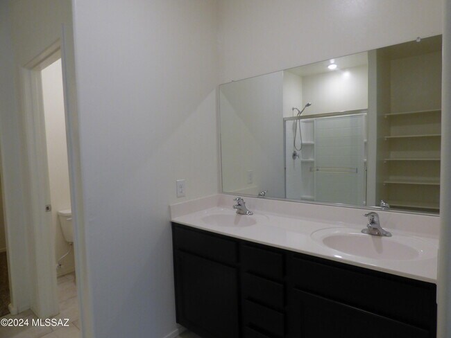Building Photo - 10208 N Crooked Peak Trail
