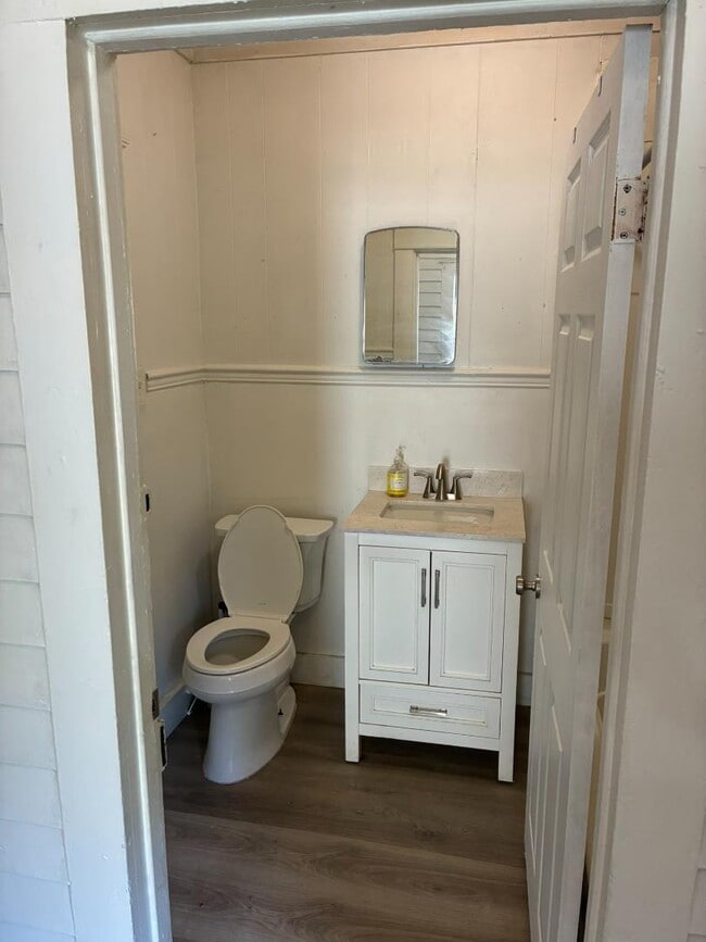 Building Photo - 1301 Branch St