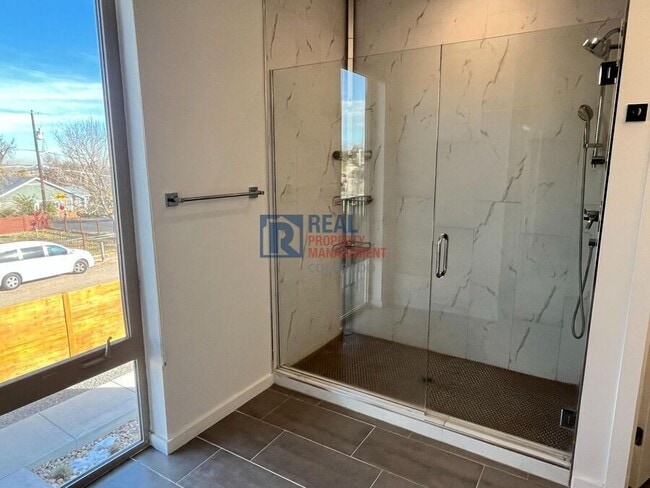 Building Photo - 2289 W 52nd Ave