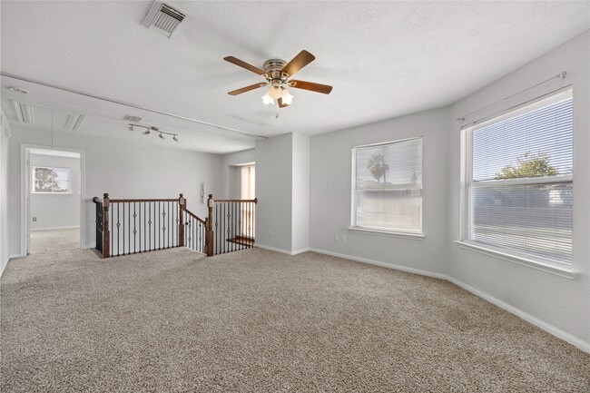 Building Photo - 14942 Gray Ridge Dr