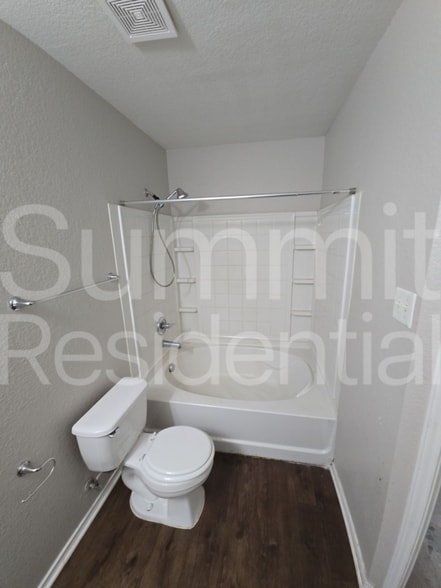 Building Photo - 120 Beech Dr