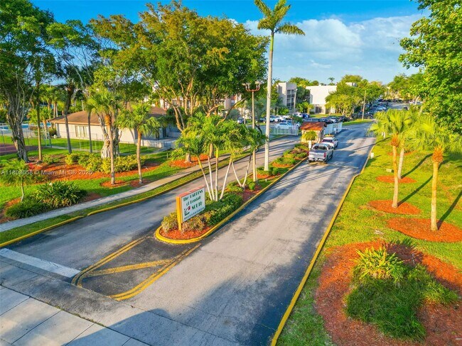 Building Photo - 10825 SW 112th Ave