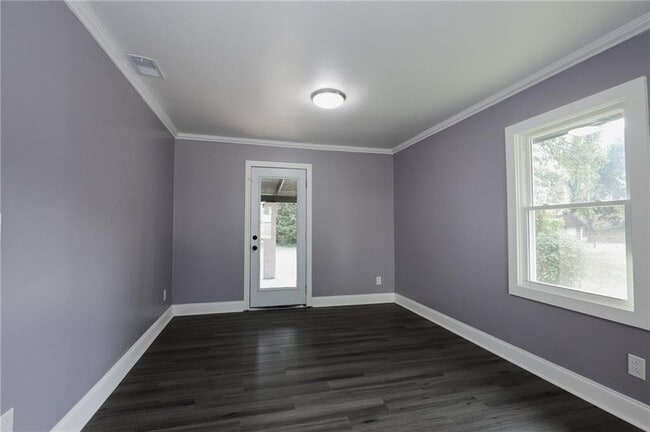 Building Photo - 870 Teton Ave SE