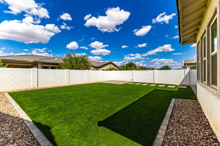 Building Photo - 20954 E Mayberry Rd