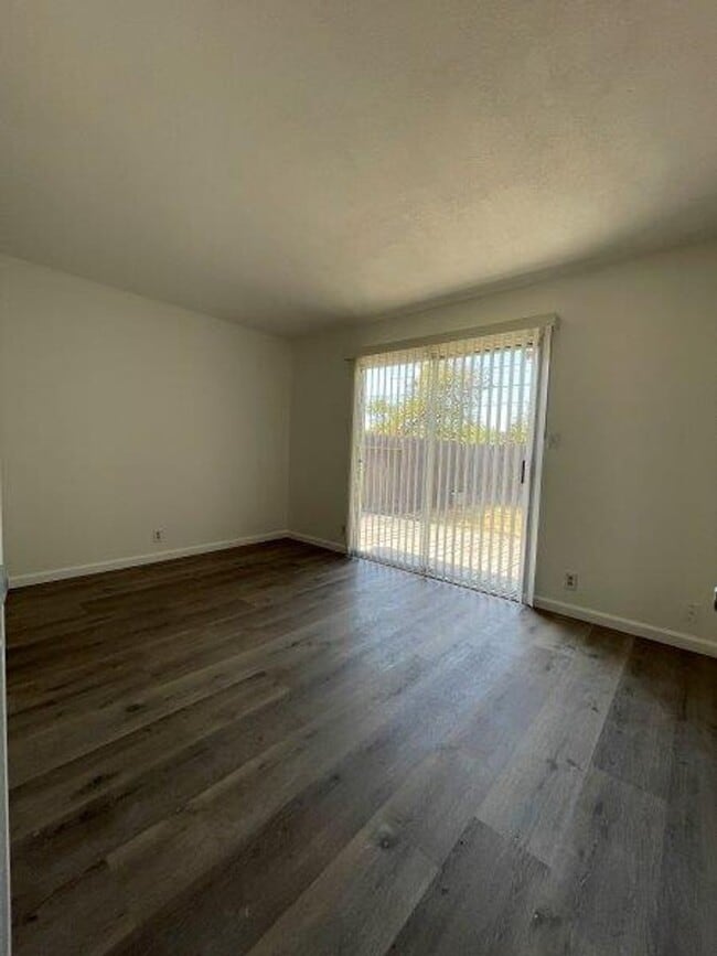 Building Photo - Great 3 Bed 2 Bath in Arden Arcade