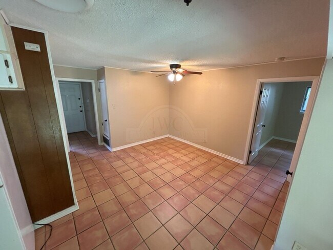 Building Photo - 3202 Brookbend Dr