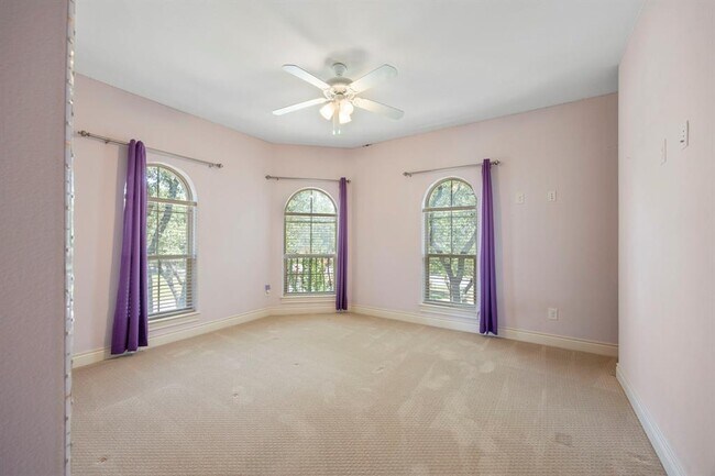 Building Photo - 2624 University Club Dr