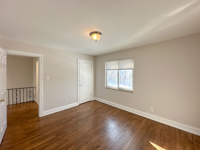 Building Photo - AVAILABLE NOW Home in University District ...