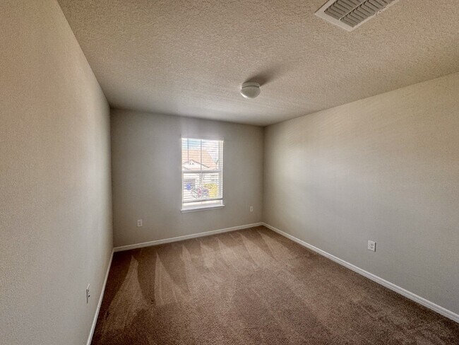 Building Photo - Epperson lagoon community-9565 Rally Spring Loop, Wesley Chapel!" WIFI AND CABLE INCLUDED