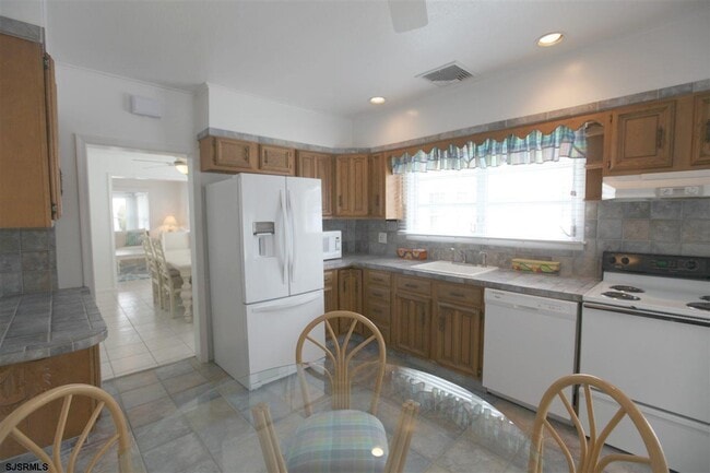 Building Photo - 104 N 35th Ave