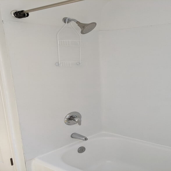 Building Photo - 1036 NE 102nd St