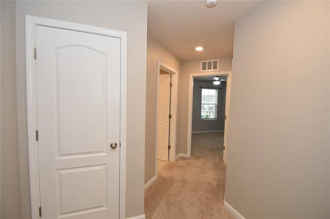 Building Photo - 207 Redbud Rd