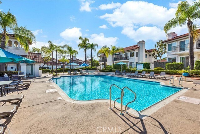 Building Photo - 10 Pantano