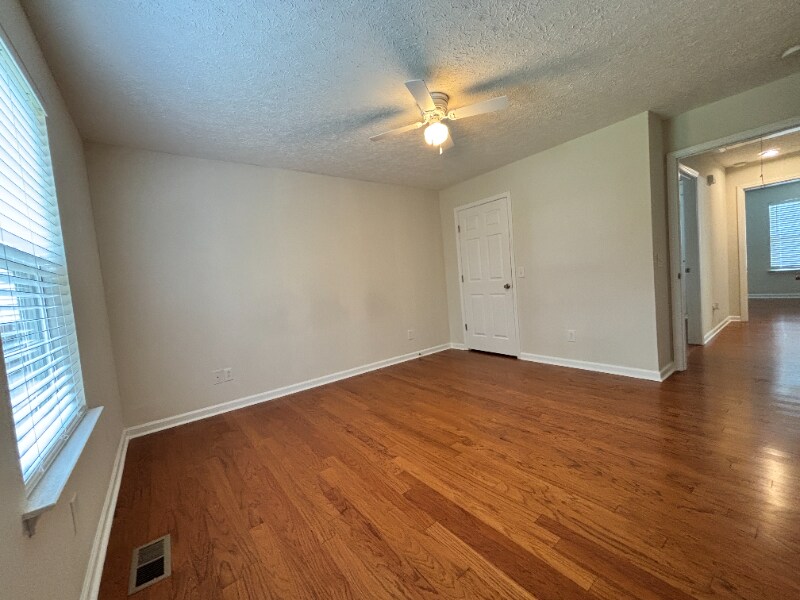 Building Photo - 1403 Litton Ave