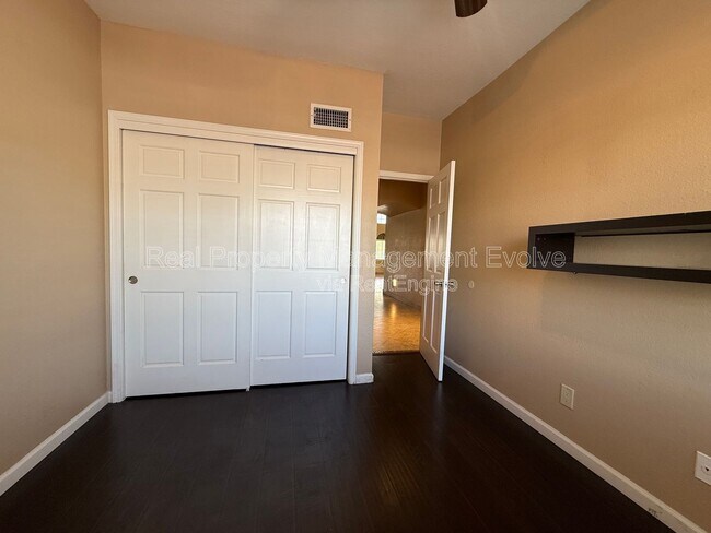 Building Photo - 11003 W Laurelwood Ln