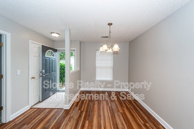 Building Photo - 1307 Apex Ln